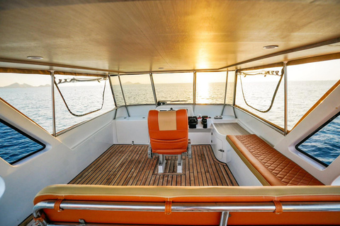 Labuan Bajo: 6 Island Komodo Speedboat Day Trip & Snorkeling
