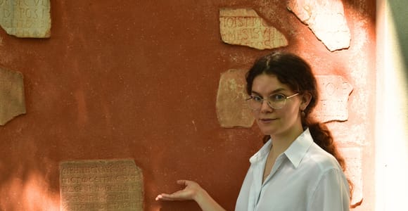 Triest: Eine Stadt, die dich auf jeden Fall überraschen wird. Triest: Eine Stadt, die dich auf jeden Fall überraschen wird.