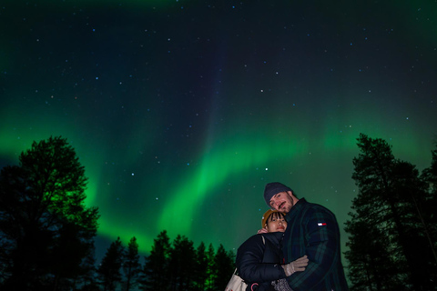 Rovaniemi: Aurora Hunting with 100% Refund. Small Group. Rovaniemi: Aurora Treasure Expedition & Refund (Standard)