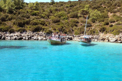 Tour en barco privado por las bahías de Bodrum con paradas para nadar