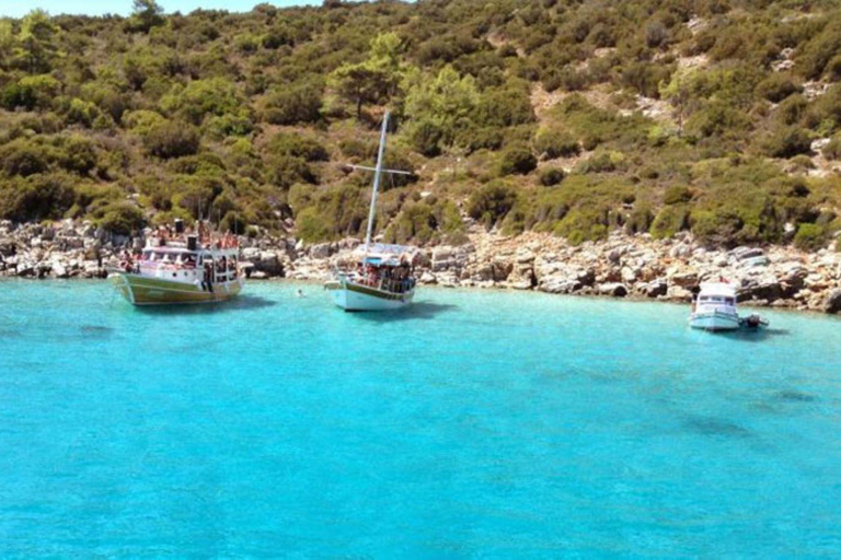 Tour en barco privado por las bahías de Bodrum con paradas para nadar