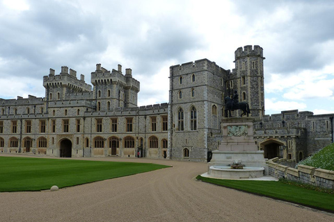 Royal Windsor Castle and Stonehenge Private Tour with passes