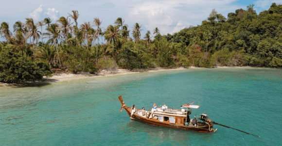 Phuket: Luxuriöse private Longtail Bootstour zur Entdeckung der Inseln