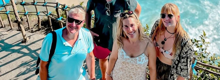 Visite des temps forts de l'île de Nusa Penida en voiture privée