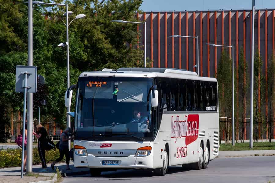 Von Krakau: Transfer zum Museum Auschwitz-Birkenau. Foto: GetYourGuide