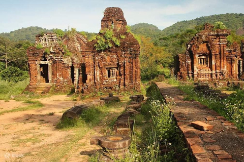 Da Nang : My Son Sanctuary &amp; flodkryssning med privat turPrivat rundtur från Da Nang (med bil och båt)