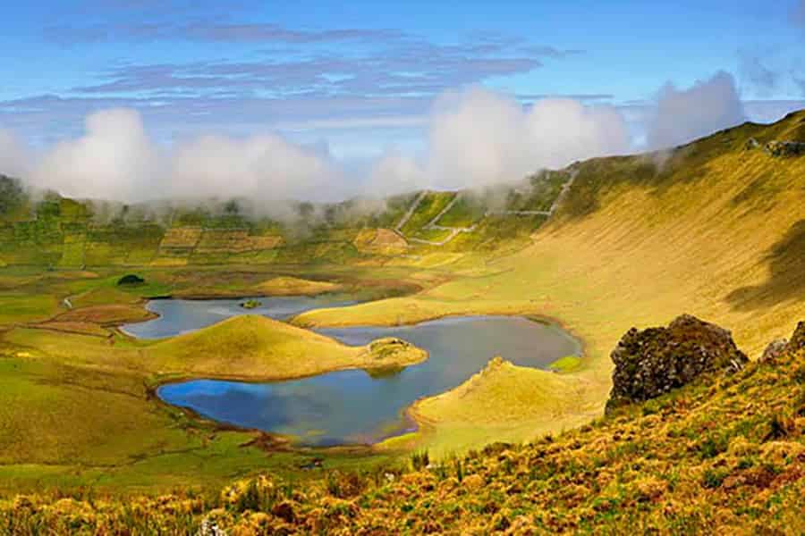 Bootstour nach Corvo und Sightseeingtour auf der Insel. Foto: GetYourGuide