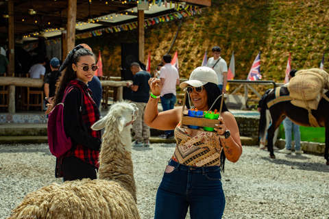 Guatapé Tour: Alto del Chocho Farm & Piedra del Peñol