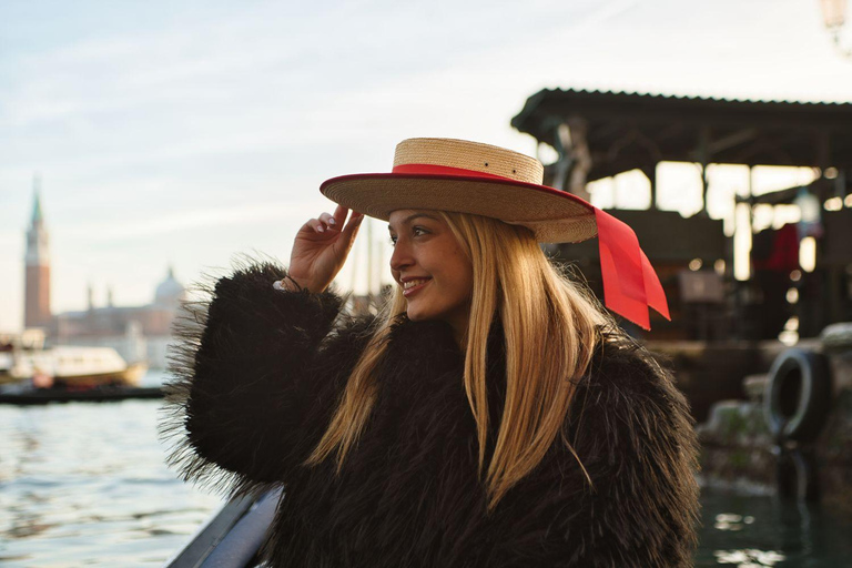 Venice: Exclusive Grand Canal and Secret Canals Boat Tour