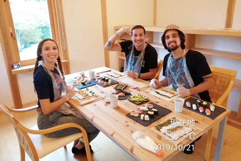 Kyoto: Sushi Making Workshop Experience