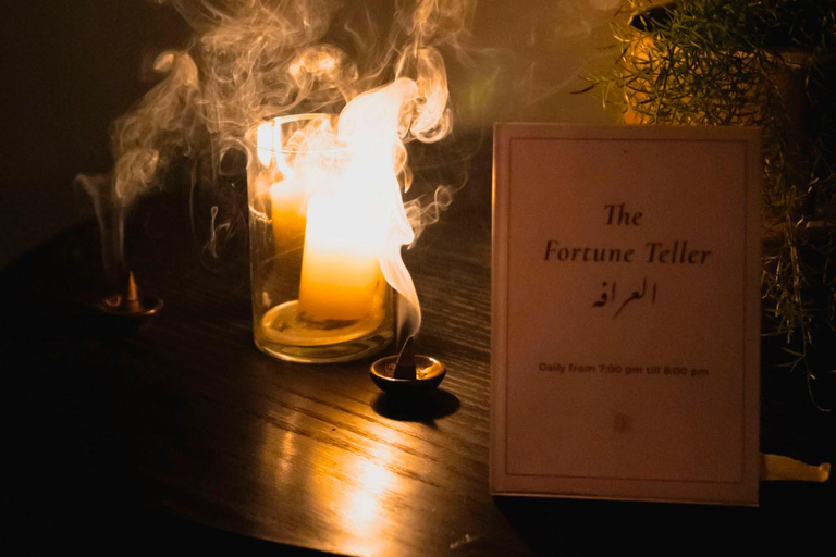 Arabskie noce pod gwiazdami: taras na dachuArabskie noce pod gwiazdami: mezze na dachu i mistyczny pokaz