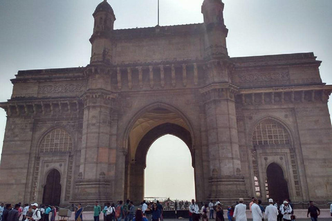 Bombay: tour turístico privado y visita a los barrios bajos con un lugareño