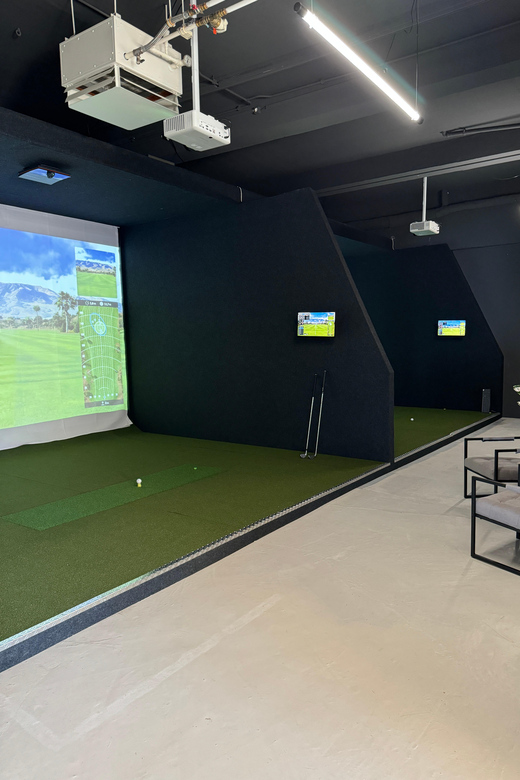 Münster: Indoor golf/golf simulator experience at Next Golf | GetYourGuide