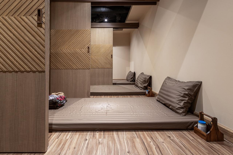 Bangkok: ThaiThai Massage near BTS Asok (Sukhumvit 25) Coconut Aromatherapy Oil Massage (90 Min)