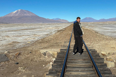 Multi-Day Uyuni & Colored Lagoons Round-Trip from La Paz SPANISH TOUR