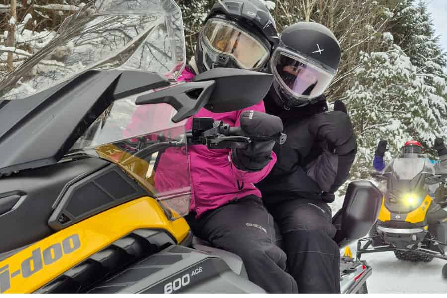 Quebec City: Geführte Snowmobile Tour. Foto: GetYourGuide
