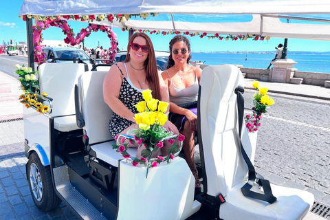 Lisbon: Private Eco Tuk Tuk Tour For Couples, Family & Solo 30 min: Welcome Mini Ride for Tuktuk Experience