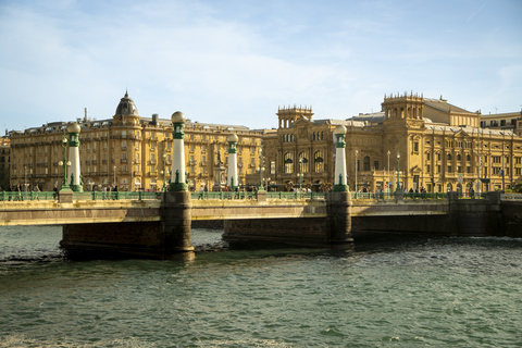 San Sebastián: Historic Center Walking Tour with Local Guide San Sebastián: Guided Historical Walking Tour