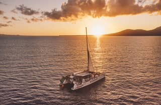 Lanzarote: Crociera al tramonto con avvistamento dei delfini con trasferimenti