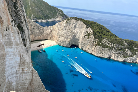 Zakynthos : Visite privée Vip avec tour en bateau optionnelZakynhtos : Visite privée Vip avec tour en bateau optionnel