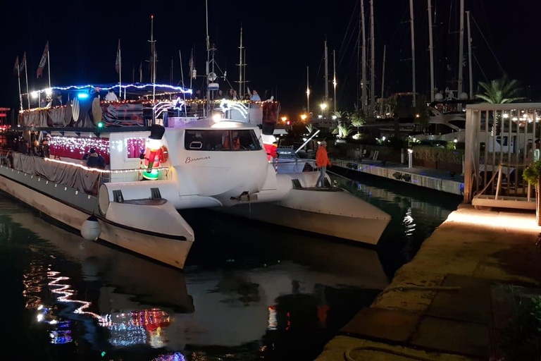 Valencia: Chistmas Boat Tour with Santa Claus & Wizard King.