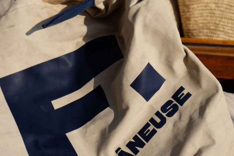 Marseille: Cruise in the calanques, lunch and Provence wines Marseille: Cruise through the calanques, lunch, and Provence wines