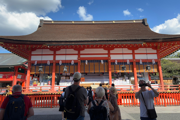 Kyoto : Randonnée guidée au sanctuaire d&#039;Inari avec un guide régional