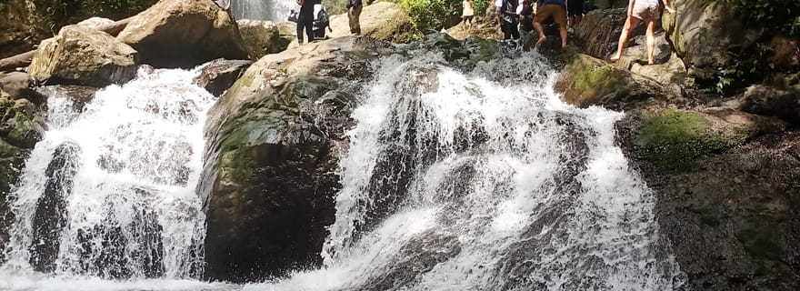Padang : randonnée guidée à la cascade Lubuk Hitam