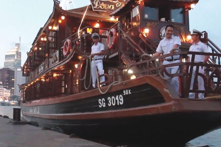 Dîner-croisière sur la rivière Saigon : Un festin avec vue