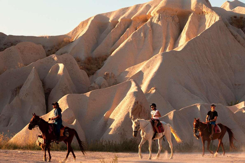 Excursión a caballo por Capadocia