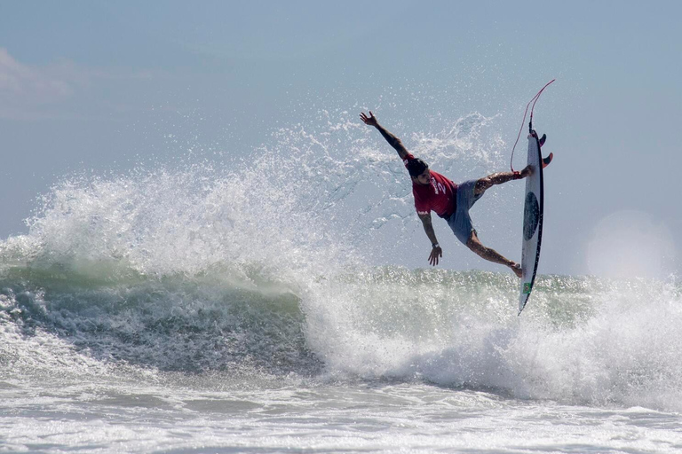 Stranden i Jaco Surfing i Costa Rica - Alla nivåer och åldrar