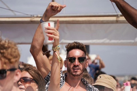 Mallorca: Boat Party with Live DJs, Lunch, &amp; Nightclub Entry