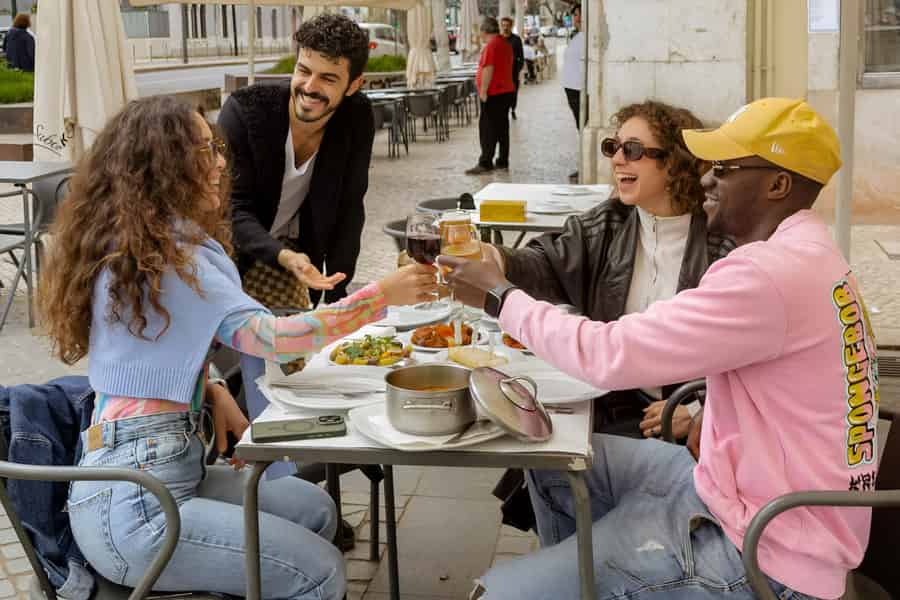 Foodtour zonder hellingen, 17 proeverijen, wijnen en drankjes