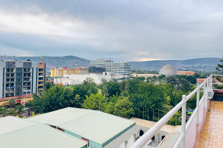 Kigali: Evening Sightseeing Tour with Traditional Dinner