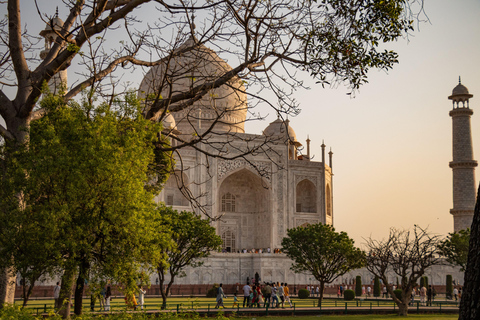 From Bangalore: Taj Mahal, Agra Day-Trip with 5* Hotel Stay From Bangalore: 2day Taj Mahal, Agra Day-Trip with 4*Hotel