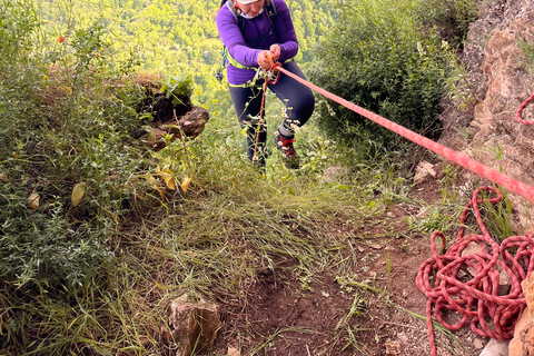 Bakú: excursión de escalada al castillo de hadas de Zagatala con acampadaBakú: Excursión al castillo encantado de Zagatala con acampada