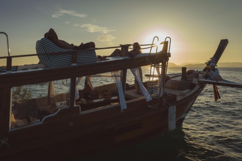 Krabi: 7-Eiland Zonsondergang Tour per Grande Longtail Boot met BBQKrabi: 7-eilanden rondvaart met BBQ maaltijd & transfer