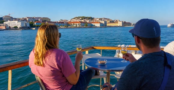 Lisbon: Tagus River Cruise with Welcome Drink