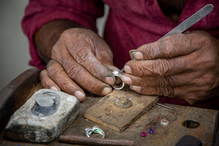 Galle Gem Tour: Private Jewelry-Making Workshop & Transfer