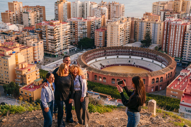 Express tuktuki tour in Malaga: Gibralfaro Viewpoint and Photography