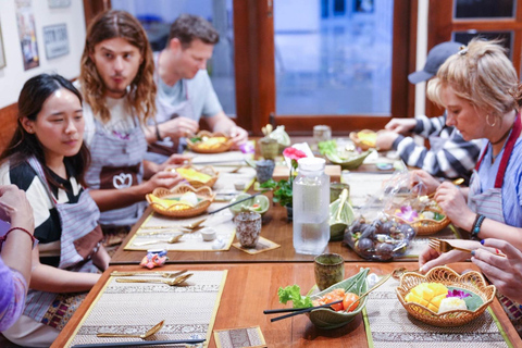 曼谷：白莲花泰式烹饪课+市场探访曼谷：白莲花泰式烹饪课程与市场导览