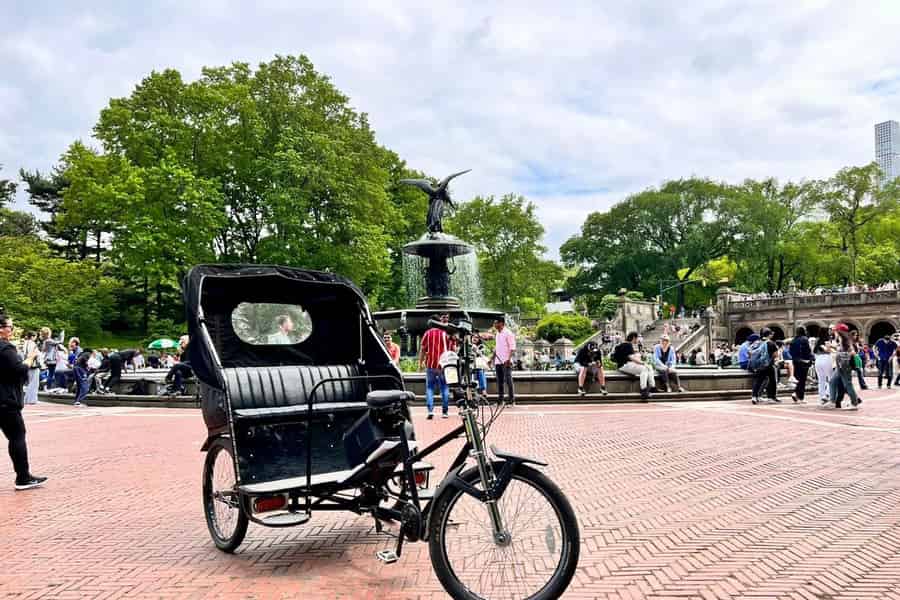 Offizielle Pedicab Filme & TV-Shows Touren im Central Park. Foto: GetYourGuide Offizielle Pedicab Filme & TV-Shows Touren im Central Park. Foto: GetYourGuide