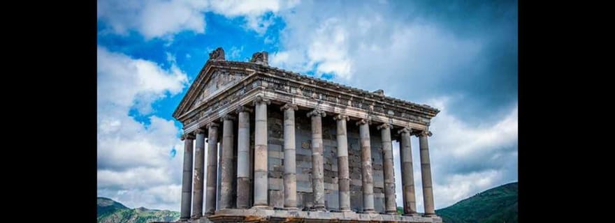 Temple de Garni Monastère de Geghard Symphonie de pierres