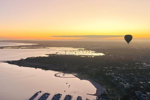 Geelong: Ballonfahrt bei Sonnenaufgang mit Frühstück