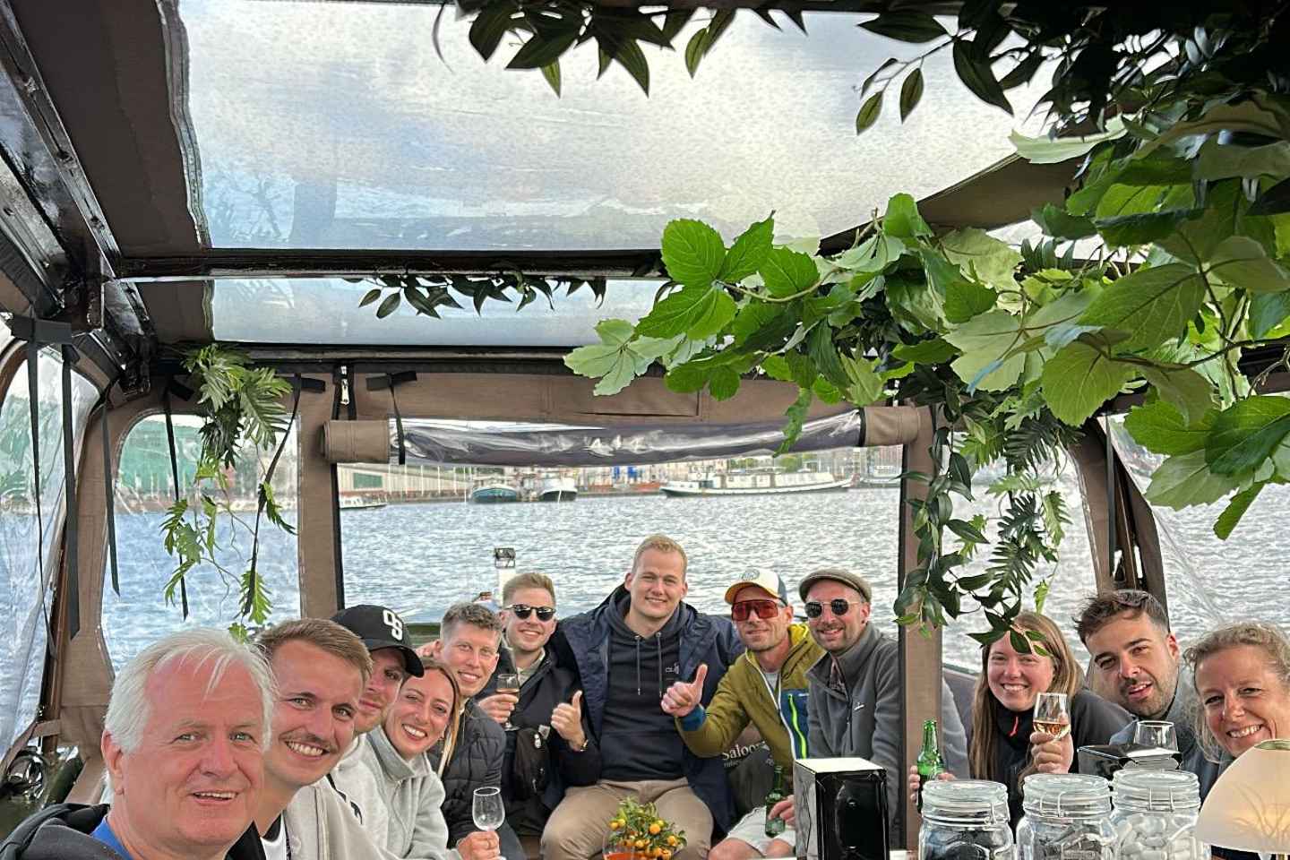 Crucero por los canales de Ámsterdam con calefacción y bitterballen