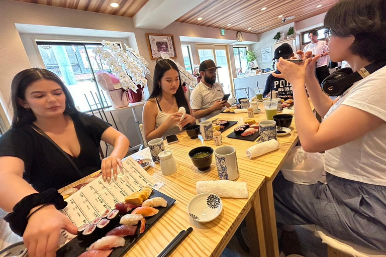 Tokio: Tour privado de la ciudad en Tsukiji guiado por un estudiante universitario