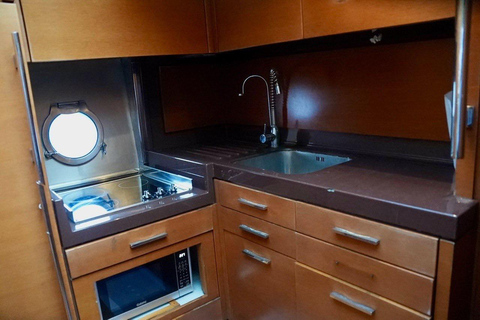 Cancún: Prywatny jacht Azimut 47 Fly - 6 godzin na Isla MujeresCancún: Prywatny jacht Azimut 47 Fly – 6 godzin na wyspę Isla Mujeres