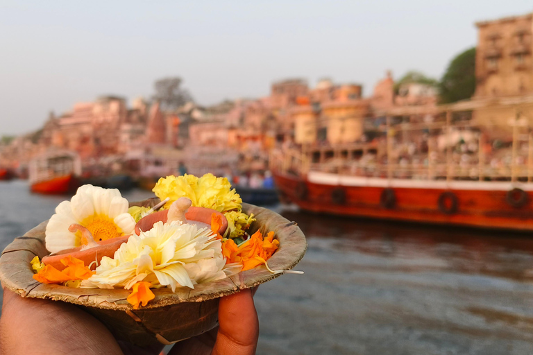 Varanasi: 4 timmars morgontur (soluppgång,ceremoni,tempel,båttur))