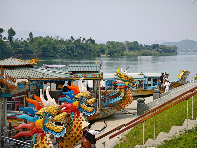 Hue: Private Dragon Boat, Thien Mu Pagoda & Minh Mang Tomb