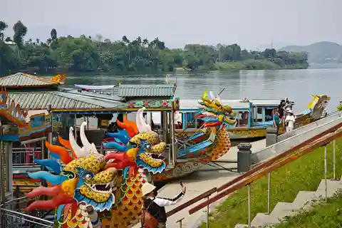 Hue: Dragon Boat Ride on Perfume River Half-Day City Tour